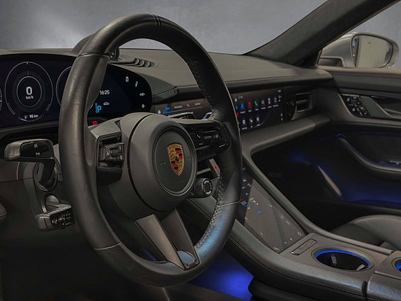 Porsche Taycan 12 of 30