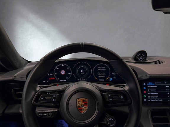 Porsche Taycan 17 of 30
