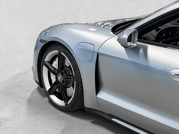 Porsche Taycan 4 of 30