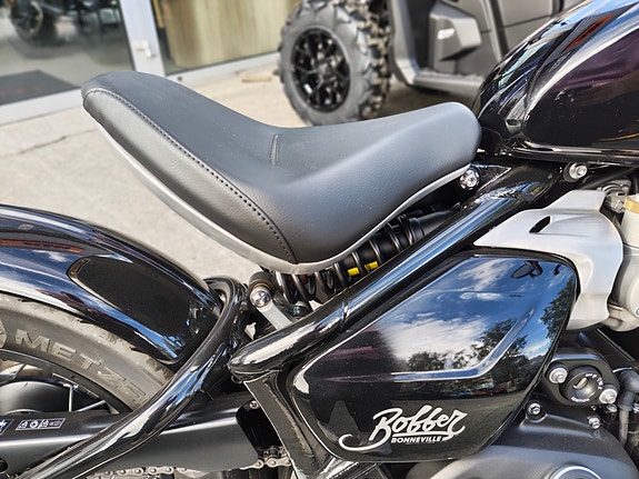 Triumph Bonneville Bobber 10 of 11