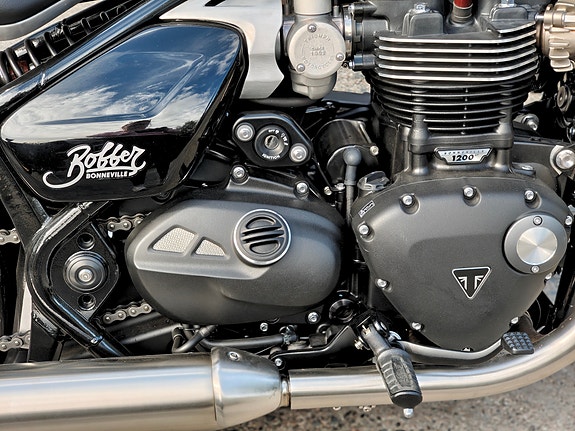 Triumph Bonneville Bobber 7 of 11