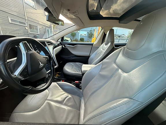 Tesla Model S 12 of 13