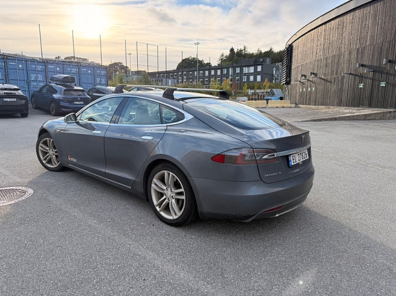 Tesla Model S 6 of 13