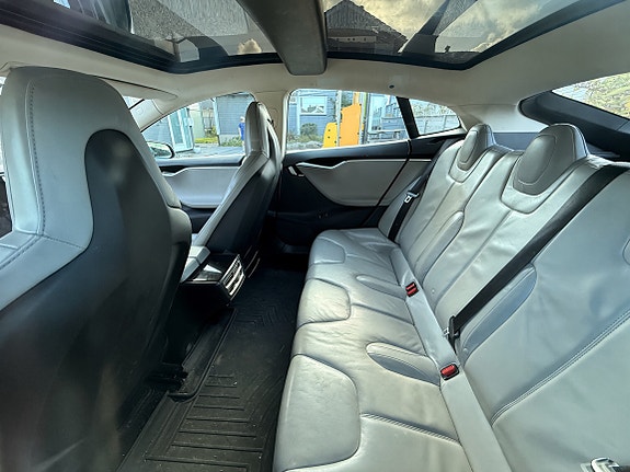 Tesla Model S 13 of 13