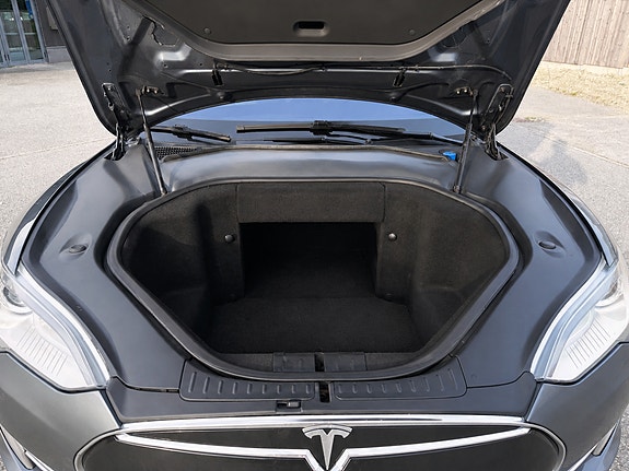 Tesla Model S 11 of 13