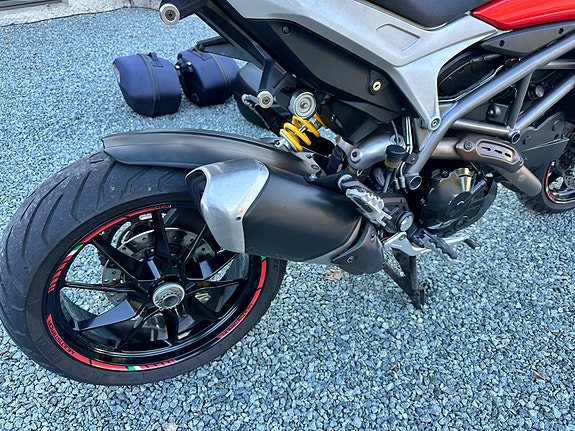 Ducati Hyperstrada 9 of 11