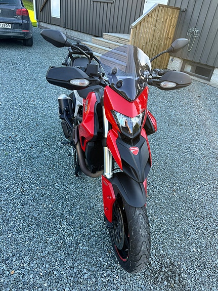 Ducati Hyperstrada 4 of 11