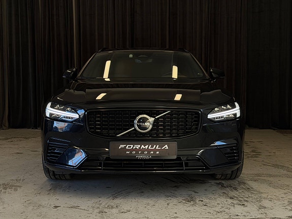 Volvo V90 2 of 30