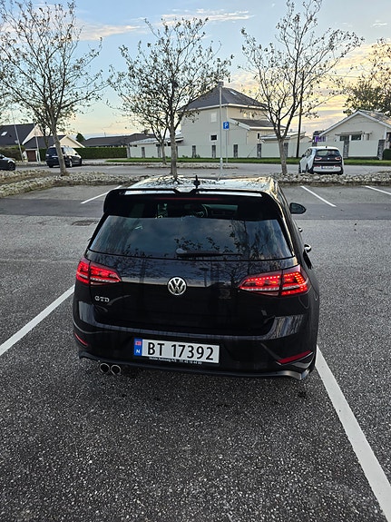 Volkswagen Golf VII 4 of 22