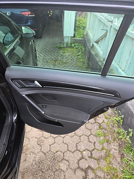 Volkswagen Golf VII 17 of 22