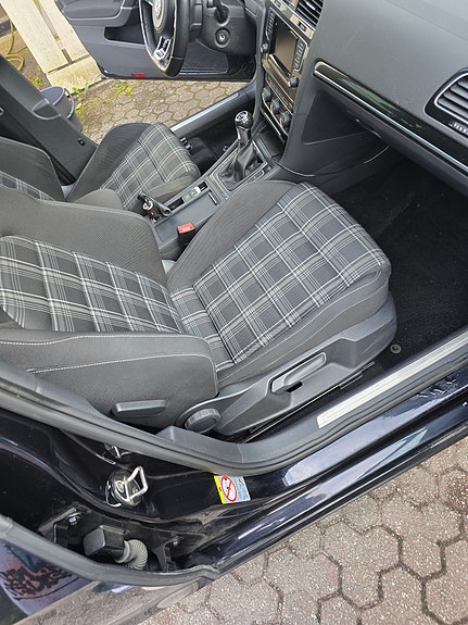 Volkswagen Golf VII 15 of 22