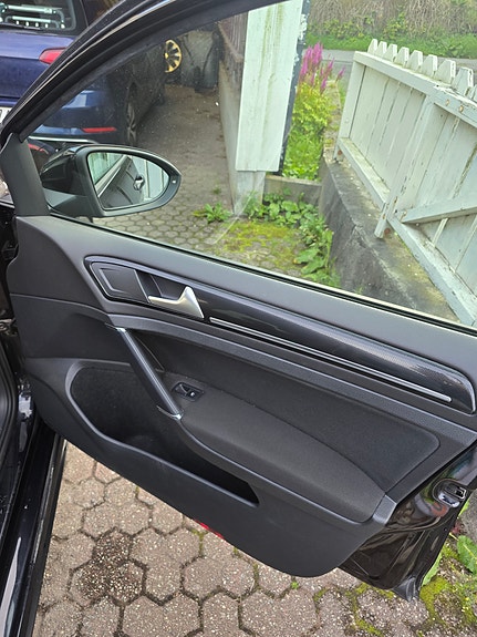 Volkswagen Golf VII 14 of 22