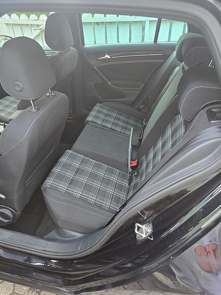 Volkswagen Golf VII 19 of 22