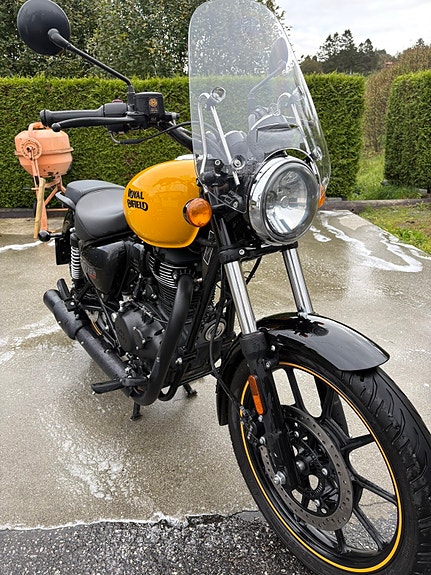 Royal Enfield Meteor 350 3 of 9
