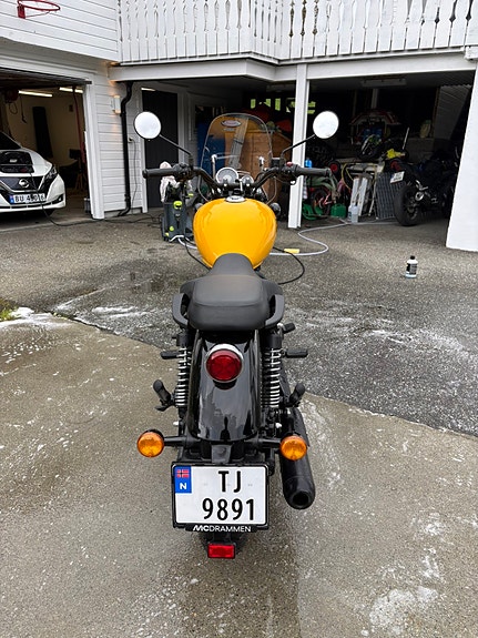 Royal Enfield Meteor 350 6 of 9