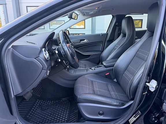 Mercedes-Benz GLA200 15 of 27