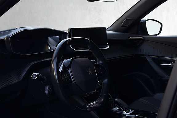 Peugeot e-2008 6 of 16