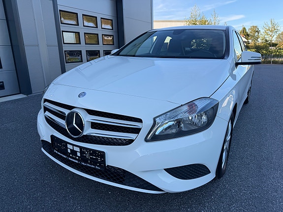 Mercedes-Benz A180 2 of 26