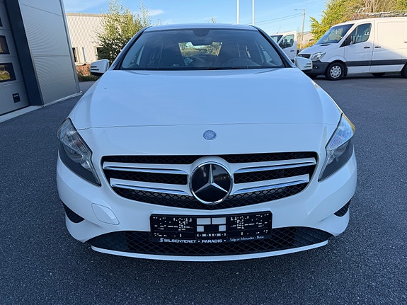 Mercedes-Benz A180 3 of 26