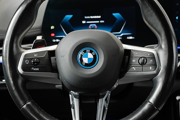 BMW iX1 27 of 30