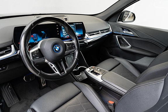 BMW iX1 12 of 30