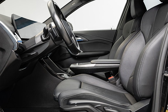 BMW iX1 16 of 30