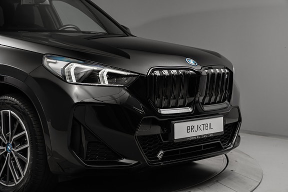 BMW iX1 10 of 30