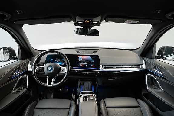 BMW iX1 19 of 30