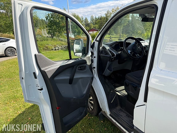 Ford Transit Custom 14 of 19