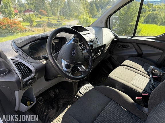 Ford Transit Custom 16 of 19