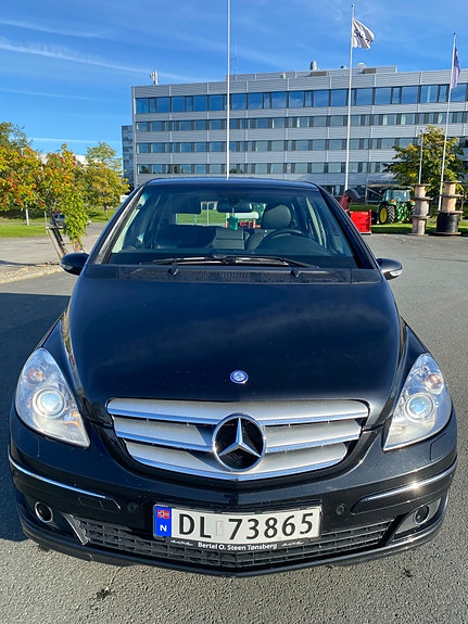 Mercedes-Benz B180 d 2 of 21