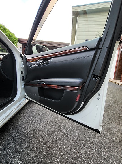 Mercedes-Benz S65 9 of 19