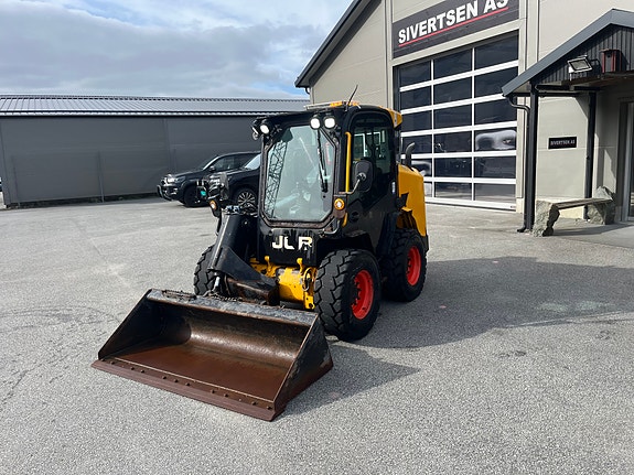 JCB 300 T4 9 of 30