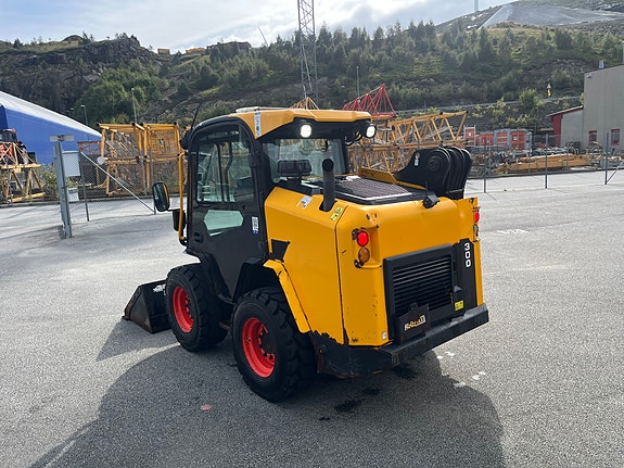 JCB 300 T4 6 of 30