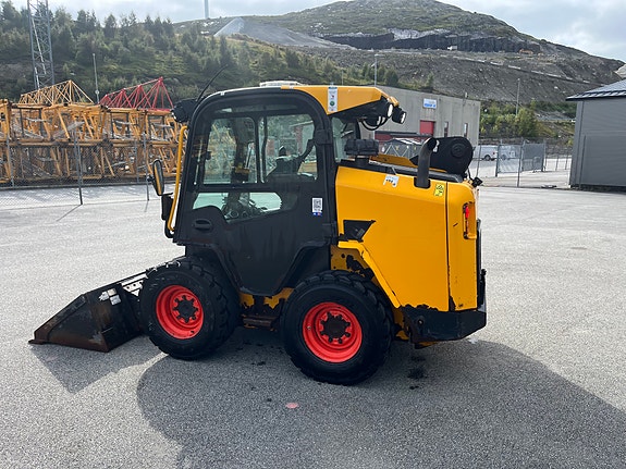 JCB 300 T4 7 of 30