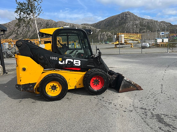 JCB 300 T4 2 of 30