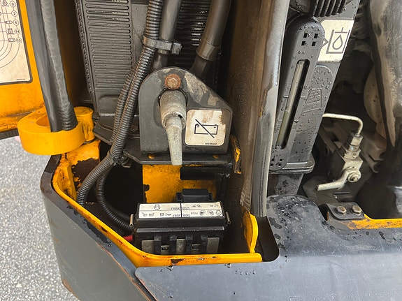 JCB 300 T4 16 of 30