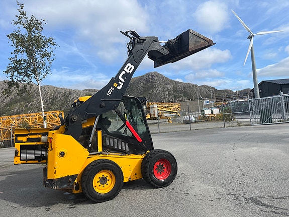 JCB 300 T4 25 of 30