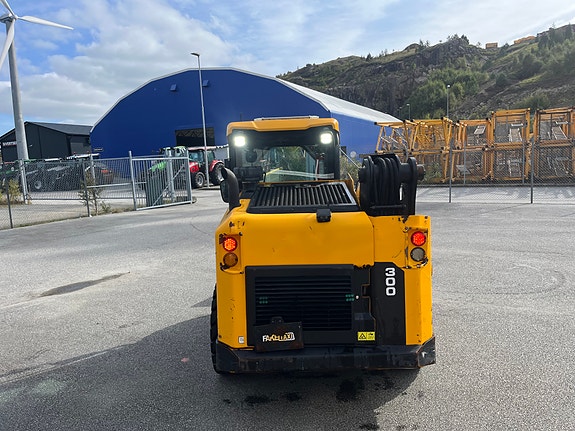 JCB 300 T4 5 of 30
