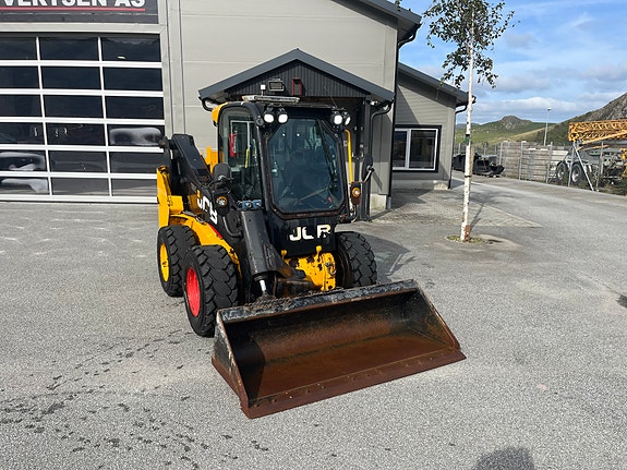 JCB 300 T4 11 of 30