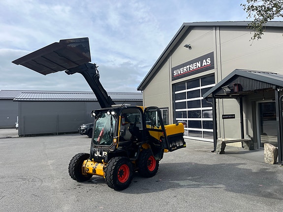 JCB 300 T4 22 of 30