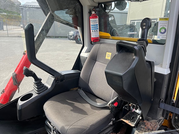 JCB 300 T4 28 of 30