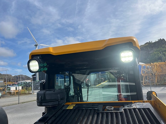 JCB 300 T4 14 of 30
