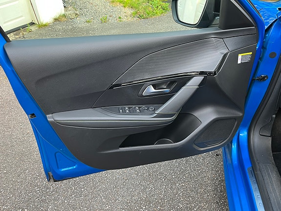 Peugeot 208 14 of 17