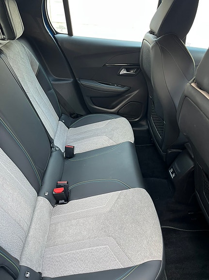 Peugeot 208 10 of 17