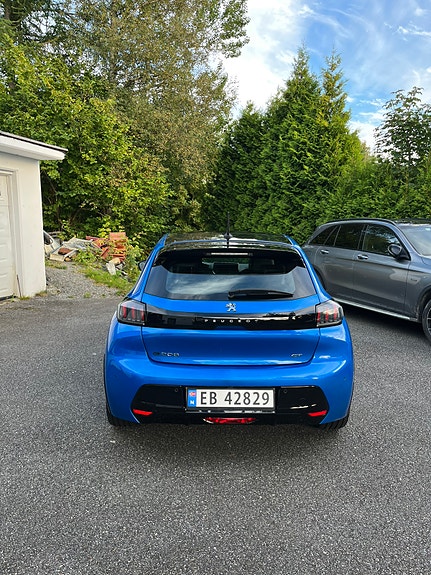 Peugeot 208 6 of 17