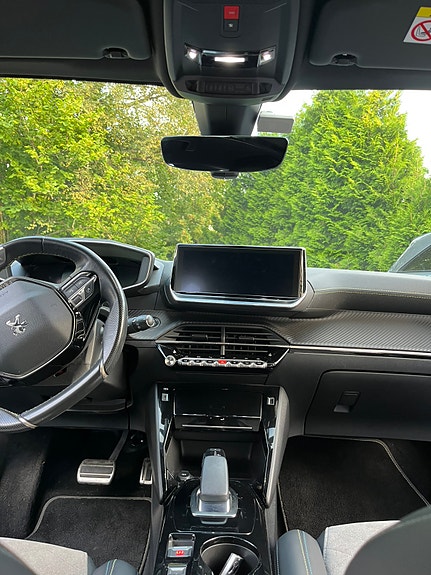 Peugeot 208 15 of 17