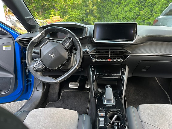 Peugeot 208 16 of 17