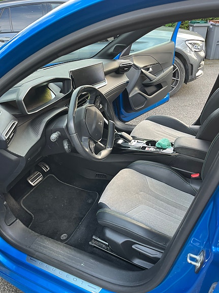 Peugeot 208 13 of 17