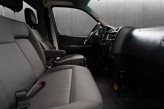 Toyota HiAce 20 of 26